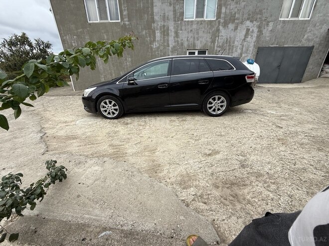 Toyota Avensis 2009, 298,000 km - 2.0 l - Quba