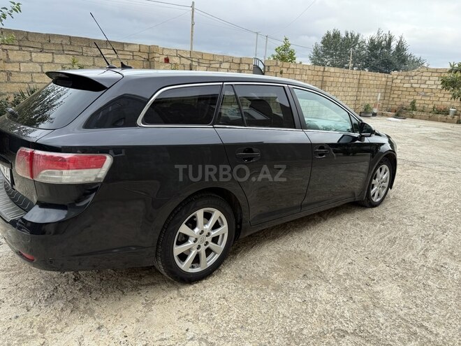 Toyota Avensis 2009, 298,000 km - 2.0 l - Quba