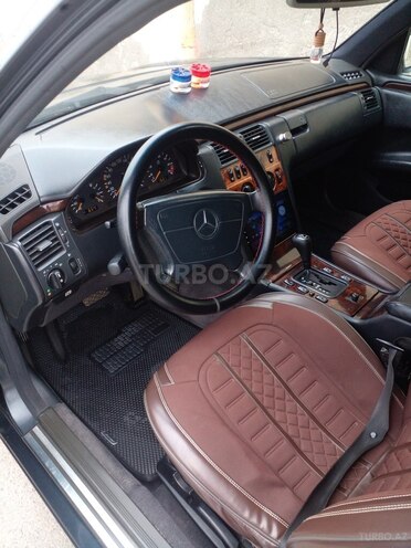 Mercedes E 200 1996, 236,192 km - 2.0 л - Bakı