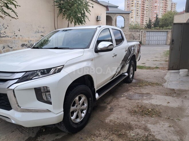 Mitsubishi L200 2020, 89,500 km - 2.4 l - Bakı