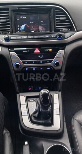 Hyundai Avante 2016, 199,888 km - 1.6 л - Zaqatala