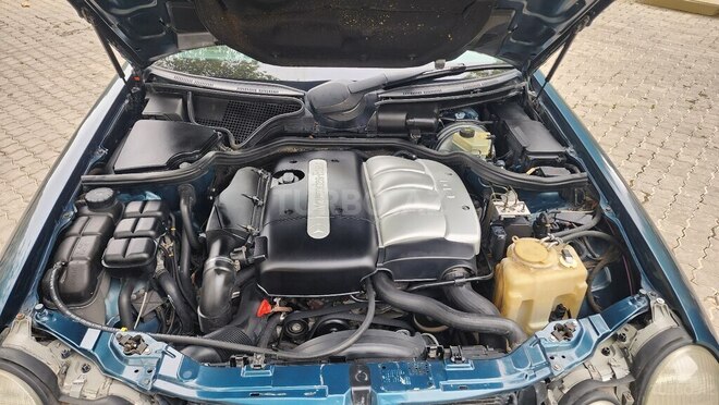 Mercedes E 220 1999, 442,045 km - 2.2 l - Gəncə