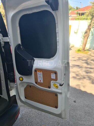 Ford Transit Connect-8
