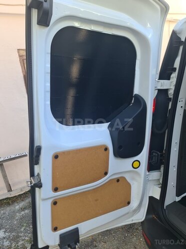 Ford Transit Connect-9