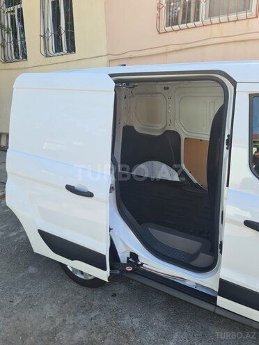 Ford Transit Connect-5