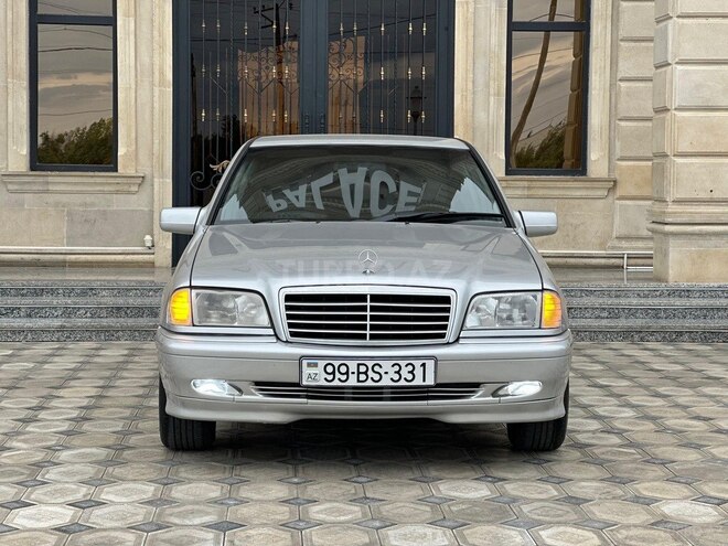 Mercedes C 180 2000, 386,000 km - 1.8 l - Saatlı