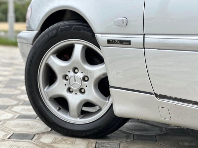 Mercedes C 180 2000, 386,000 km - 1.8 l - Saatlı