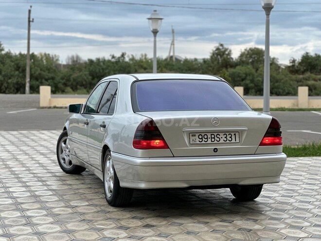 Mercedes C 180 2000, 386,000 km - 1.8 l - Saatlı