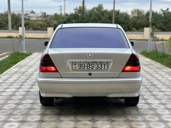 Mercedes C 180 2000, 386,000 km - 1.8 l - Saatlı