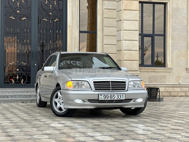 Mercedes C 180 2000, 386,000 km - 1.8 l - Saatlı