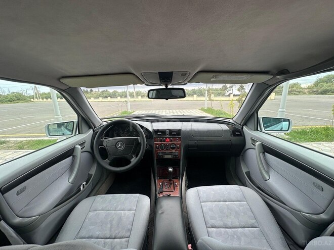 Mercedes C 180 2000, 386,000 km - 1.8 l - Saatlı