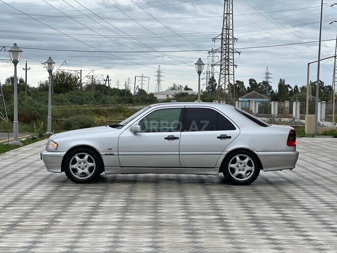 Mercedes C 180 2000, 386,000 km - 1.8 l - Saatlı