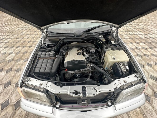 Mercedes C 180 2000, 386,000 km - 1.8 l - Saatlı