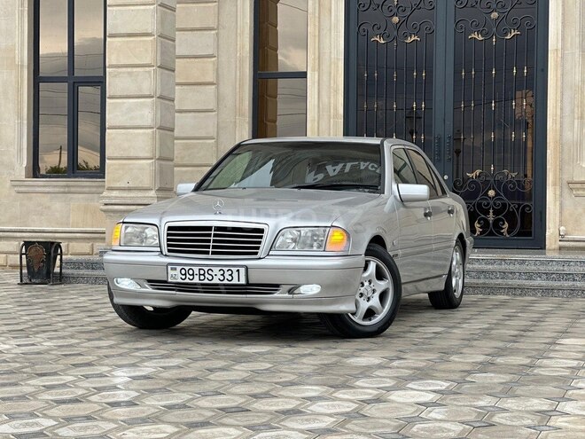 Mercedes C 180 2000, 386,000 km - 1.8 l - Saatlı