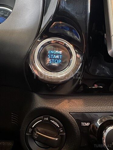 Toyota Hilux 2017, 136,000 km - 2.4 л - Bakı