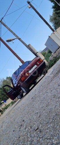 Mercedes 190 1990, 235,235 km - 2.0 l - Salyan