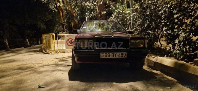 Mercedes 190 1990, 235,235 km - 2.0 l - Salyan