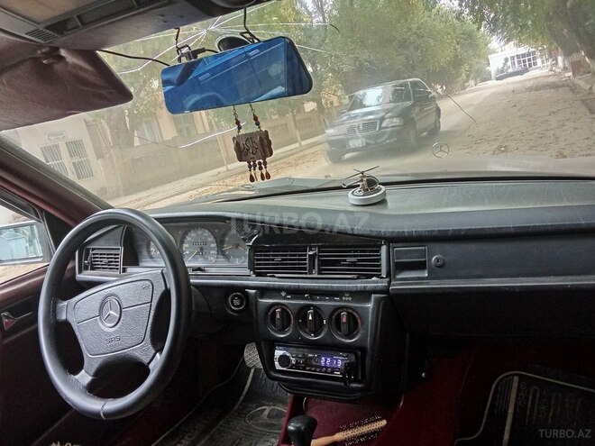Mercedes 190 1990, 235,235 km - 2.0 l - Salyan