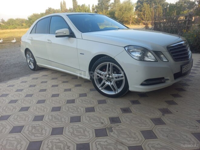 Mercedes E 200 2011, 241,348 km - 2.1 l - Bərdə