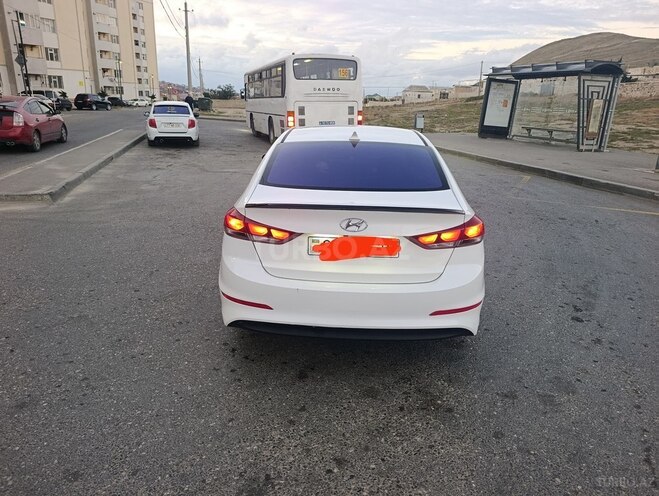 Hyundai Elantra 2018, 298,855 km - 2.0 л - Bakı
