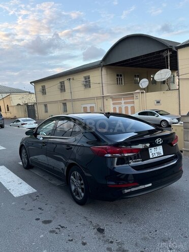 Hyundai Elantra 2018, 297,729 km - 2.0 l - Bakı
