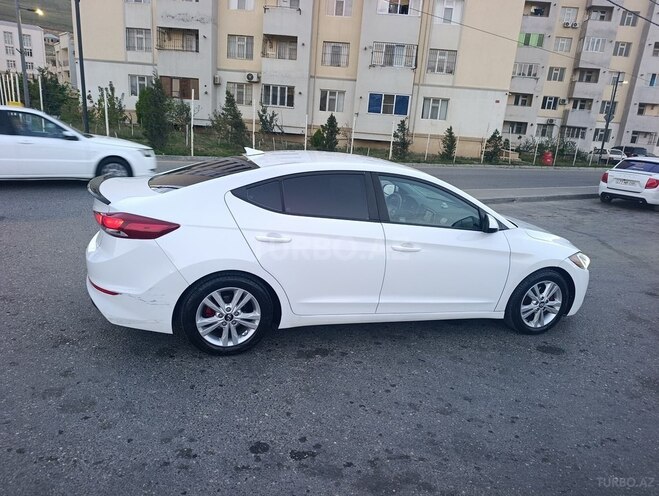Hyundai Elantra 2018, 298,855 km - 2.0 л - Bakı