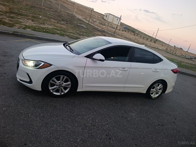 Hyundai Elantra 2018, 298,855 km - 2.0 л - Bakı