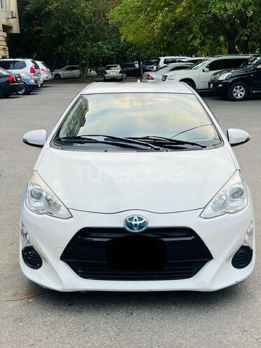 Toyota Aqua 2016, 180,000 km - 1.5 l - Bakı
