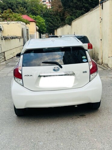 Toyota Aqua 2016, 180,000 km - 1.5 l - Bakı