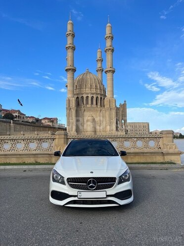 Mercedes CLA 250-1