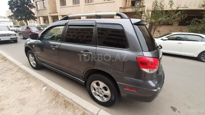 Mitsubishi Outlander 2005, 208,120 km - 2.4 l - Naftalan