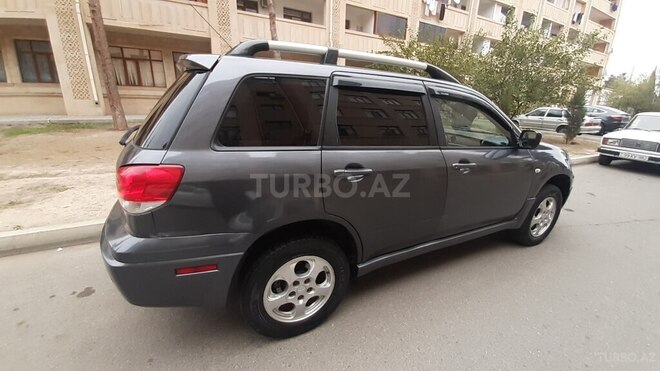 Mitsubishi Outlander 2005, 208,120 km - 2.4 l - Naftalan