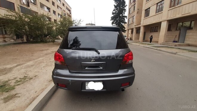 Mitsubishi Outlander 2005, 208,120 km - 2.4 l - Naftalan
