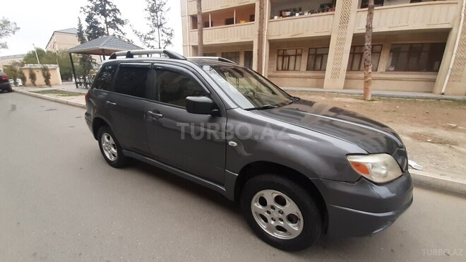 Mitsubishi Outlander 2005, 208,120 km - 2.4 l - Naftalan
