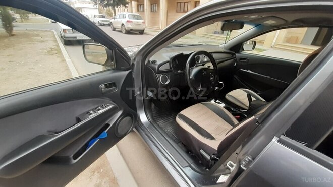 Mitsubishi Outlander 2005, 208,120 km - 2.4 l - Naftalan