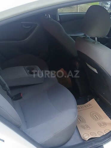 Hyundai Elantra 2015, 106,498 km - 1.8 л - Bakı