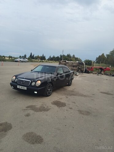 Mercedes E 200 1998, 500,000 km - 2.0 l - Salyan