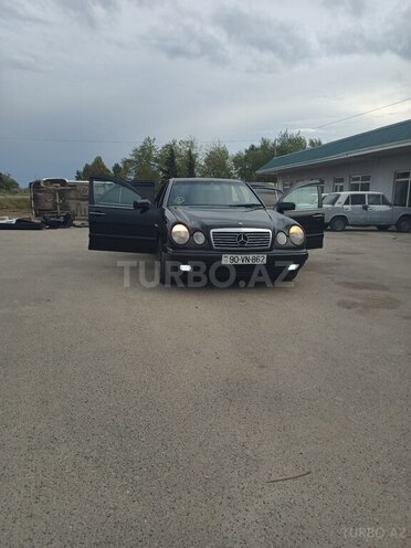 Mercedes E 200 1998, 500,000 km - 2.0 l - Salyan