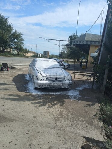 Mercedes E 200 1998, 500,000 km - 2.0 l - Salyan