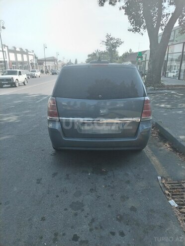 Opel Zafira 2006, 421,885 km - 1.9 l - Qəbələ