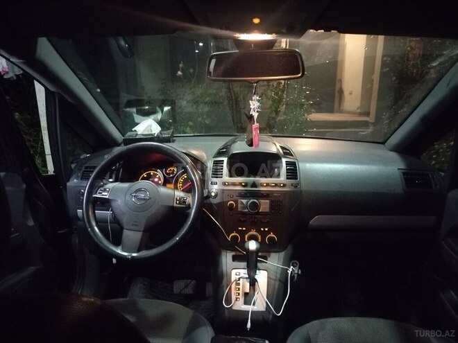 Opel Zafira 2006, 421,885 km - 1.9 l - Qəbələ