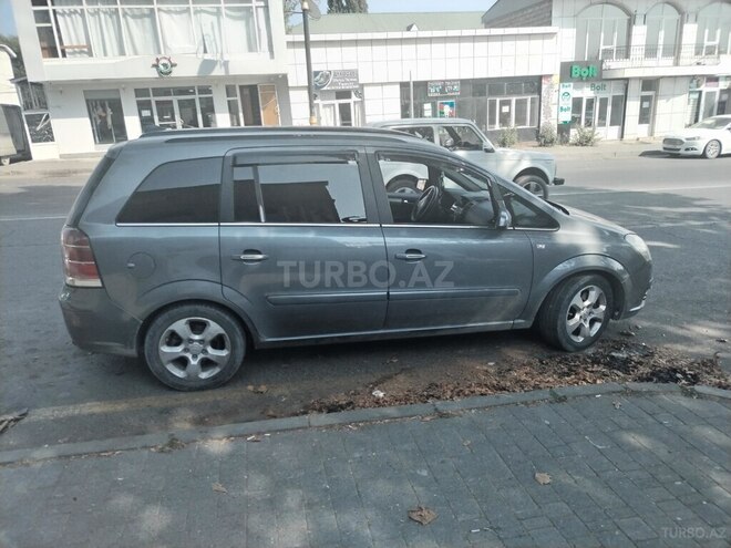 Opel Zafira 2006, 421,885 km - 1.9 l - Qəbələ
