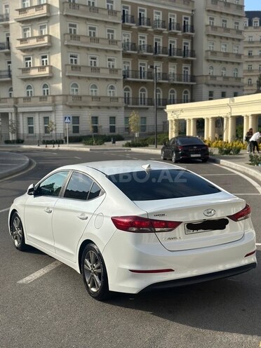 Hyundai Elantra 2017, 105,412 km - 2.0 л - Bakı