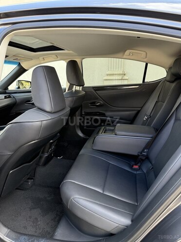 Lexus ES 300h 2023, 40,000 km - 2.5 l - Bakı