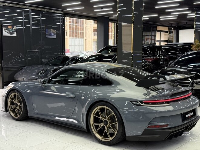 Porsche 911 GT3-23