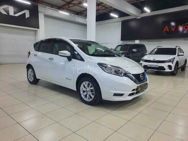 Nissan Note-8