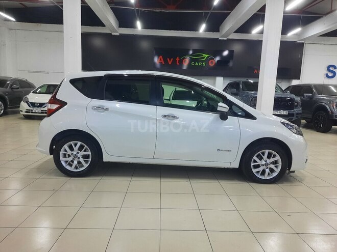 Nissan Note-7