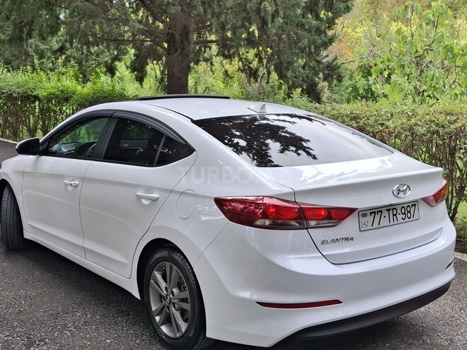 Hyundai Elantra 2018, 110,000 km - 2.0 l - Bakı