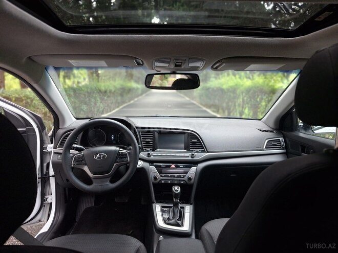 Hyundai Elantra 2018, 110,000 km - 2.0 l - Bakı