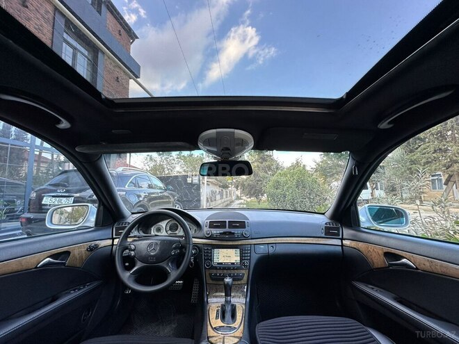 Mercedes E 300 2007, 328,000 km - 3.0 l - Quba